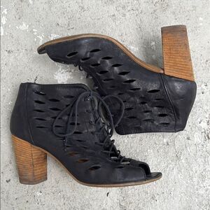 Paul Green cut out peep toe booties
